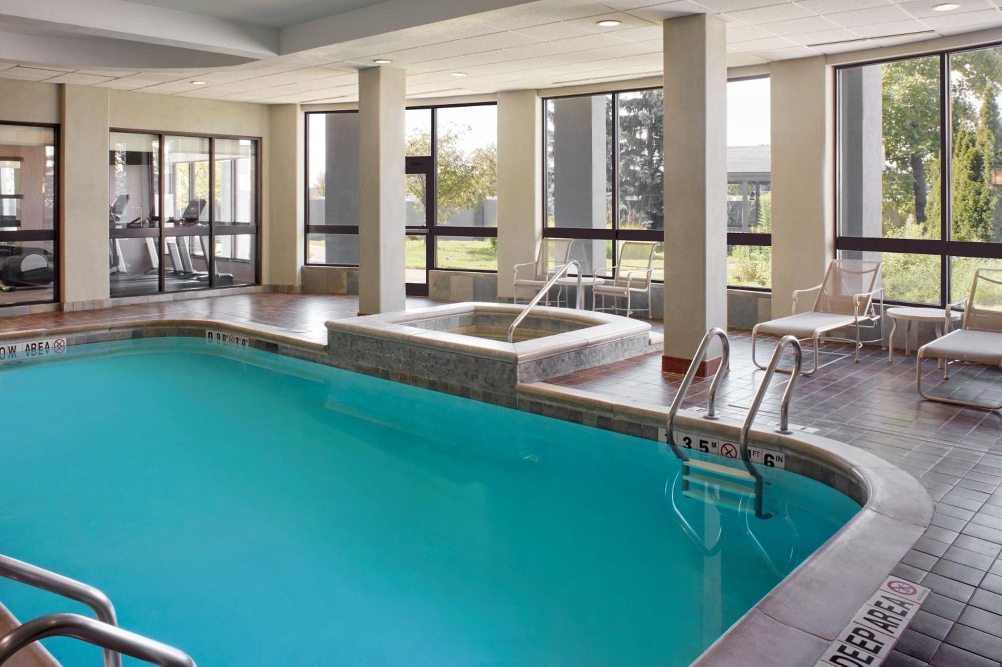 Courtyard By Marriott Mississauga-Airport Corporate Centre West Hotel Exterior foto